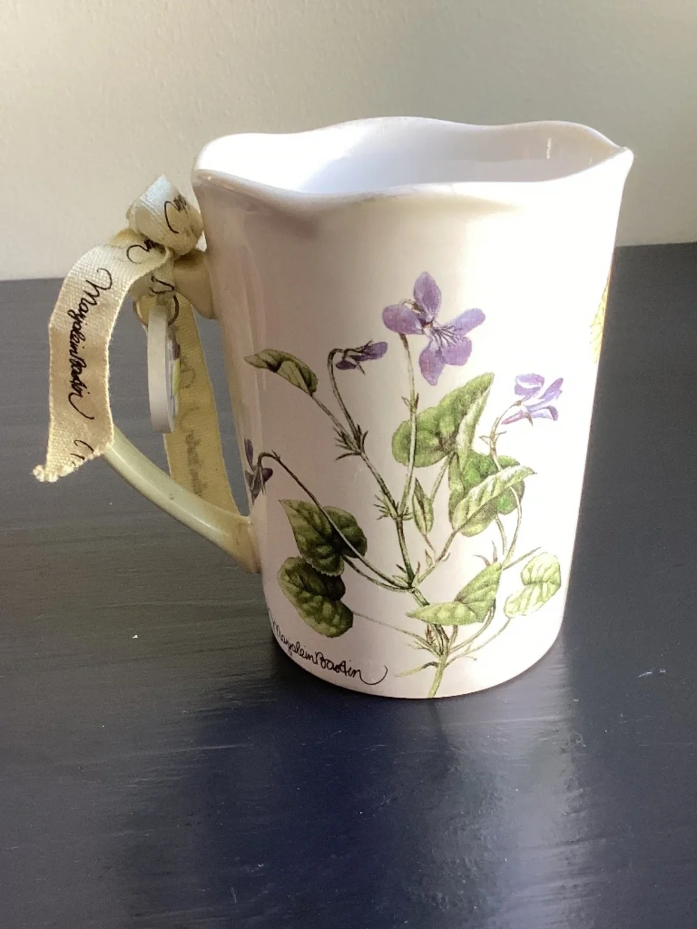 Hallmark Nature’s Sketchbook by Marjolein Basten  Mug “A mother is love” Charm